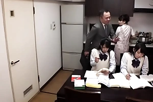 Japanese father fianc‚ his teen daughters