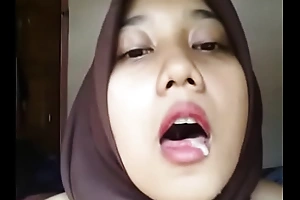Indonesian Malay Hijabi Torrid 02