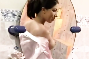Sri Lankan Incise Anusha Rajapaksha Hot Boobs Show About Topless Photoshoot