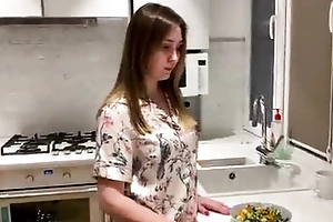 Hot stepmom decided to help her stepson finish. - Your bushwa has grown !!!